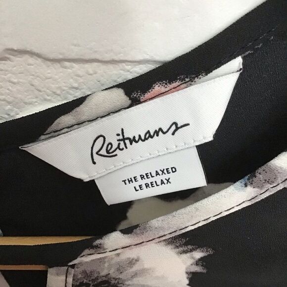 2/40$ Reitmans floral tank top NWT sizeXS The relaxed round neck feminine office - Picture 3 of 8